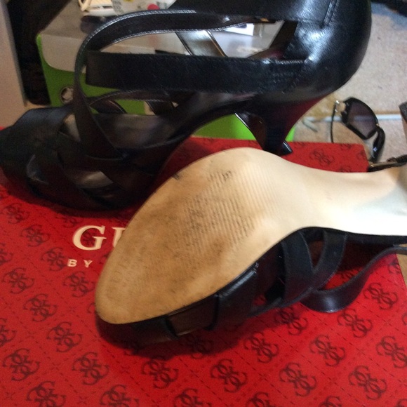 *++ FINAL SALE*****GUESS    BLACK STRAPPY HEELs - Picture 3 of 3